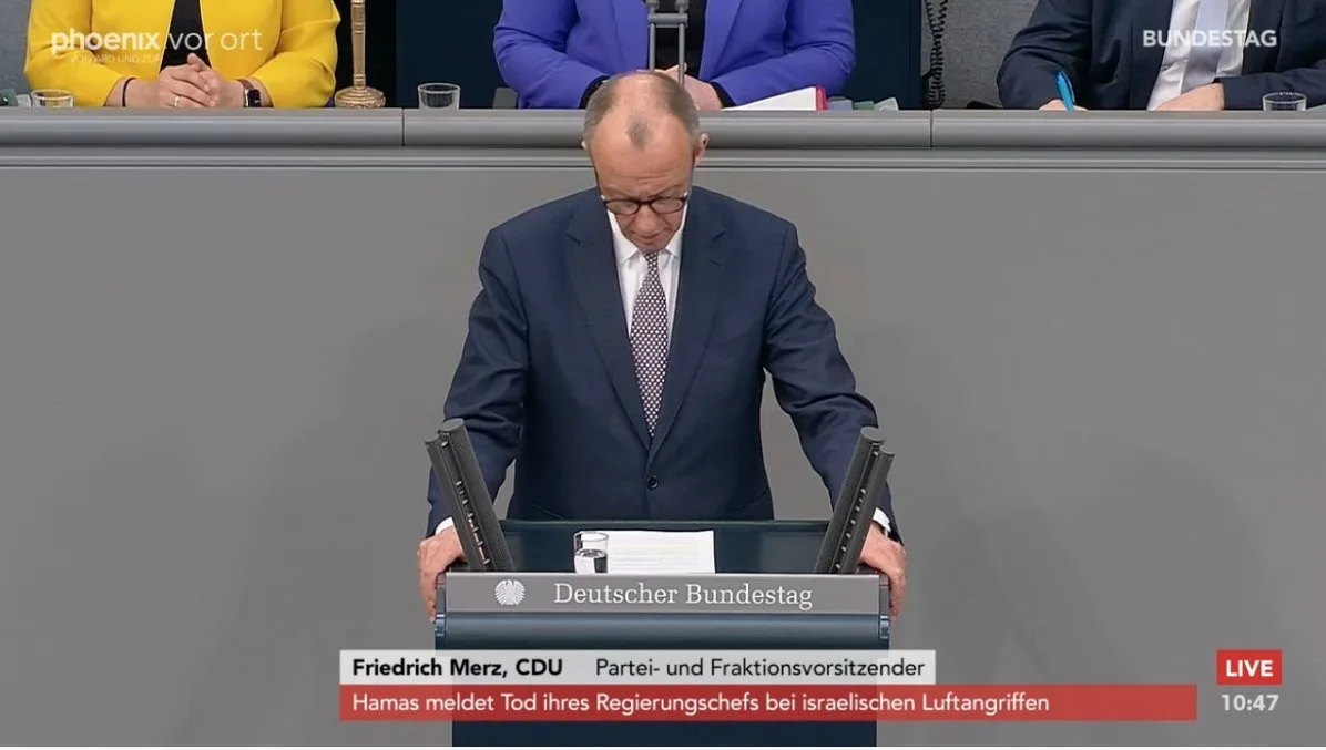 18.3.25 10:50 Uhr Friedrich Merz (CDU) zu seiner Finanzmachtergreifung: "Putins Angriffskrieg gegen Europa" sei letztlich der Grund für die "historische Neuschuldenaufnahme". Dieser "Angriffskrieg" finde täglich auch auf unsere Datennetzte" statt und "dur