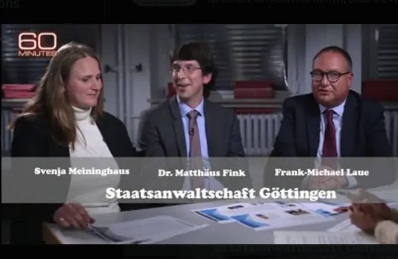 Drei Horrorclowns des Faschismus stehen sinnbildlich für Deutschlands Justiz 2025: Svenja Meininghaus, Matthäus Fink und Frank-Michael Laue. Sie sind Rechtsbeuger in Roben in der Tradition Roland Freislers.