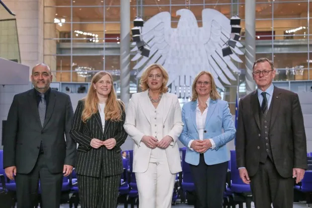 Rotfaschisten, Shariah-Fans & Quotenfrauen: die "Elite "Deutschlands