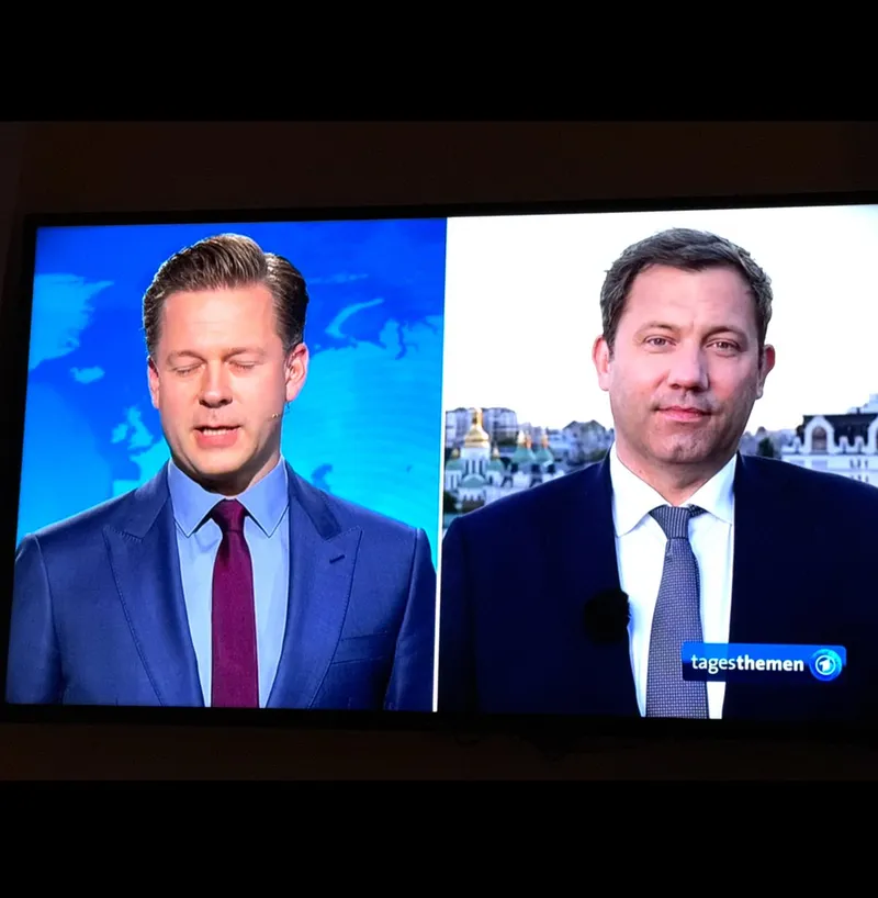 Purer Hohn: Gallertberg Lars Klingbeil verkündet Veruntreuung weiterer neun Milliarden Steuergeld an seine Ukraine-Komplizen – während Deutschlands Wirtschaft, Infrastruktur, Bildungs- und Sozialsystem kollabieren. Staatsfunk-Show @tagesthemen bejubelt ih