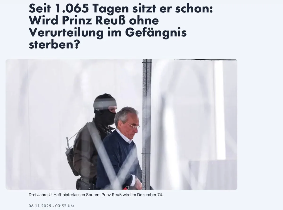 Foto eines Terroristen: Versteckt hinter einer Sturmmaske foltert ein staatlicher Terrorknecht auf diesem Bild das Justizopfer Heinrich Reuss. Deutschland 2025 ist ein Unrechtsstaat.