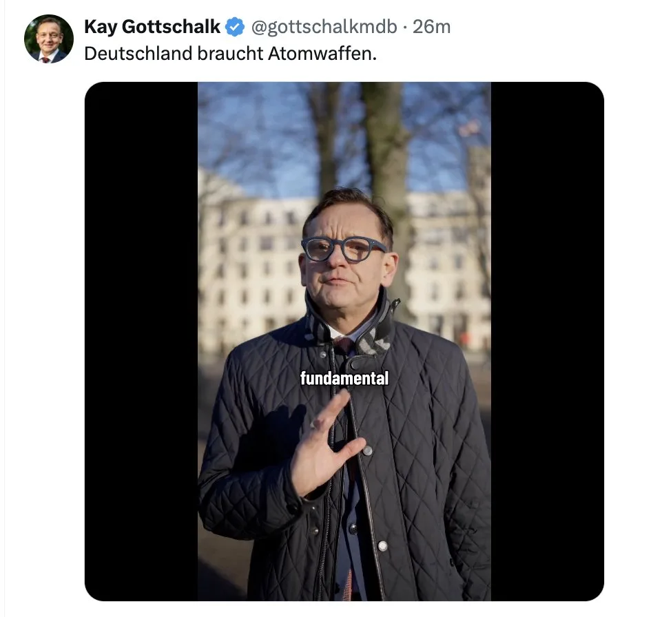 Erstaunlich: Der finanzpolitische Sprecher der @AfD Kay Gottschalk @gottschalkmdb entpuppt sich als zweiter NATO-Stricher nach @MdB_Lucassen, der allen ernstes "Atomwaffen" für das Unrechtsregime unter Fritz Blackrock fordert.